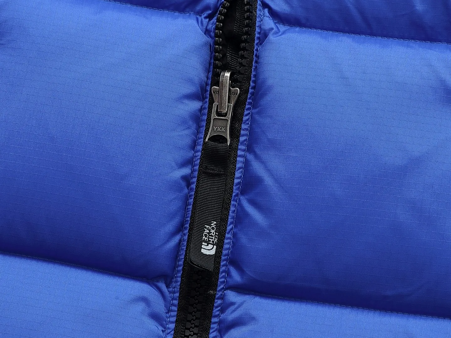 ：Khaki Purple Black Green Blue Pink Red Yellow sizi： 𝗧𝗵𝗲 𝗡𝗼𝗿𝘁𝗵 𝗙𝗮𝗰𝗲｜ 1996 （ Z💰 ） ：RDS Quality 90 715+ ： 400D Nylon ， ： ， 。 ： DWR 40 ， Z💰 ： ， 7 ， Z💰 ： YKK ， ， ， 10 。 1 1 （ ， 💰 ， ， ，Lightweight ， ） ， ， ！ ， ： 。 ⚠ ！ ， ！ ： ， Quality ！